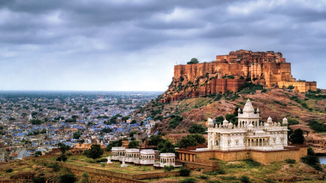 Tempo Traveler in Jodhpur 