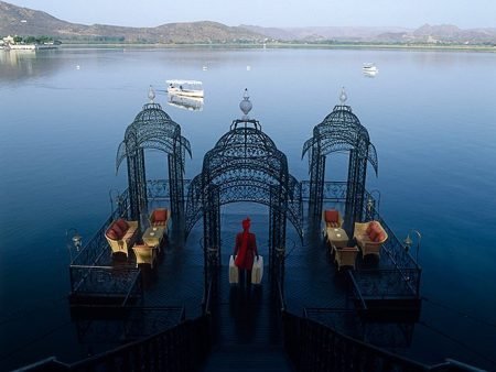 taj-lake-palace-arrival